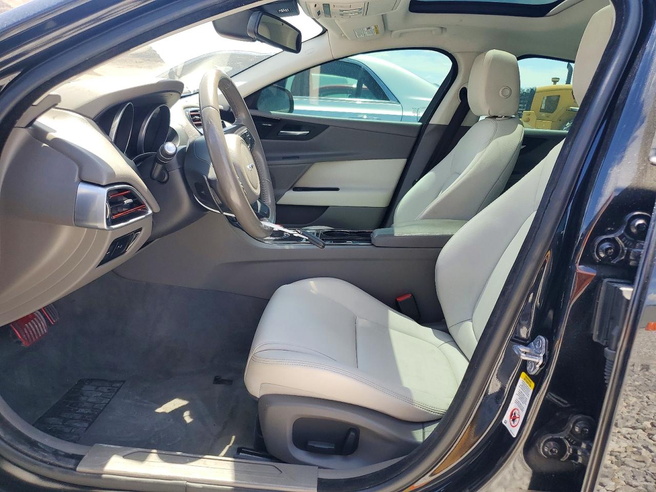 Jaguar XE Premium