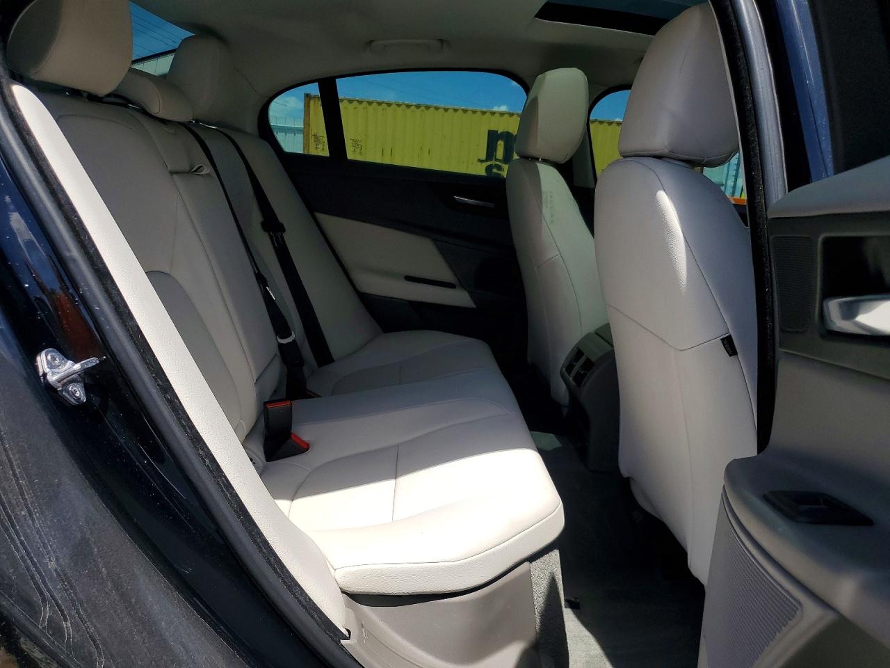 Jaguar XE Premium
