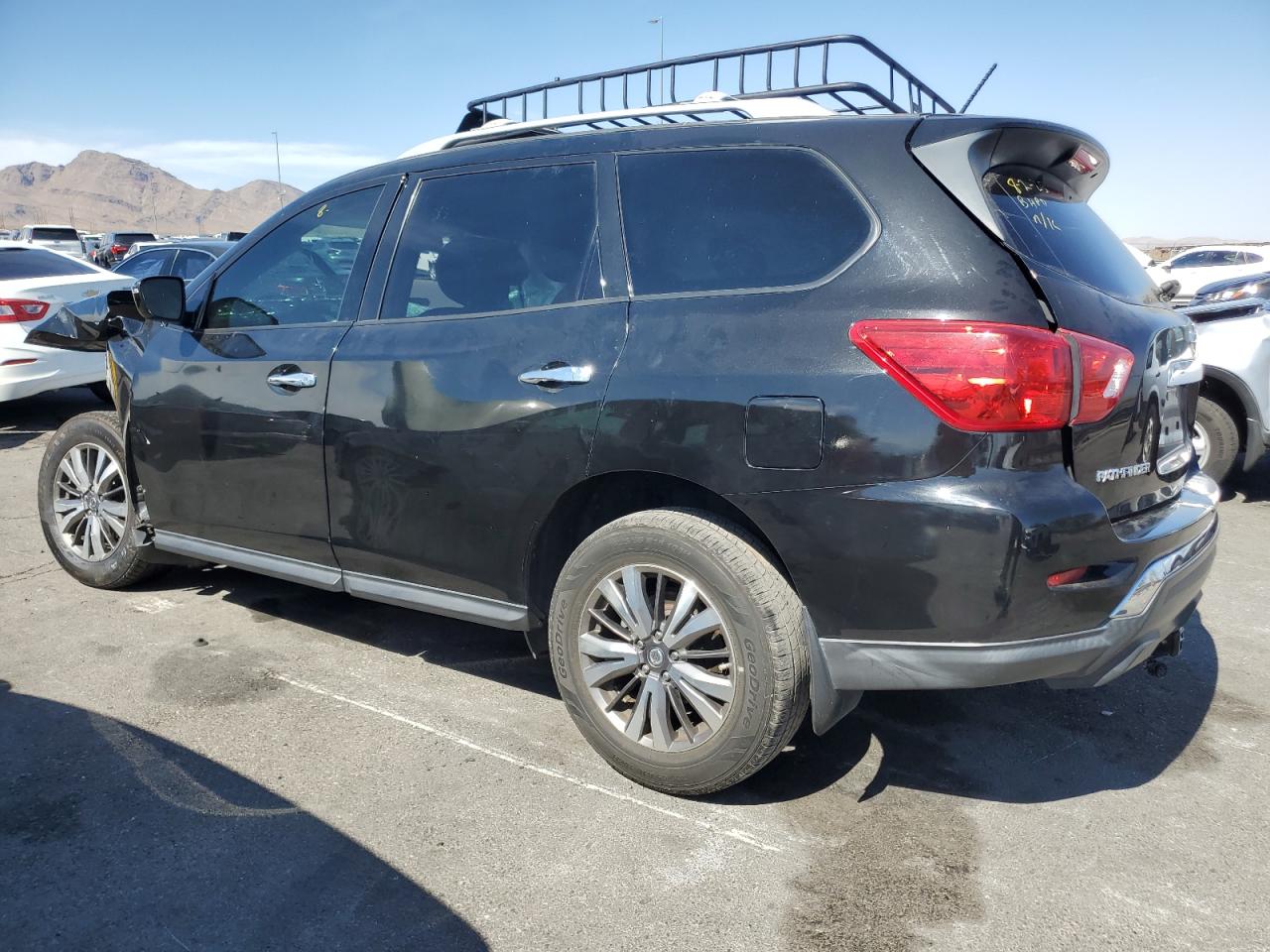 Nissan Pathfinder S