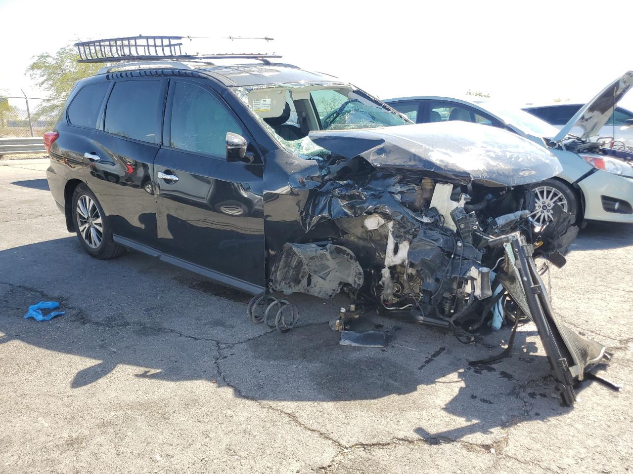 Nissan Pathfinder S
