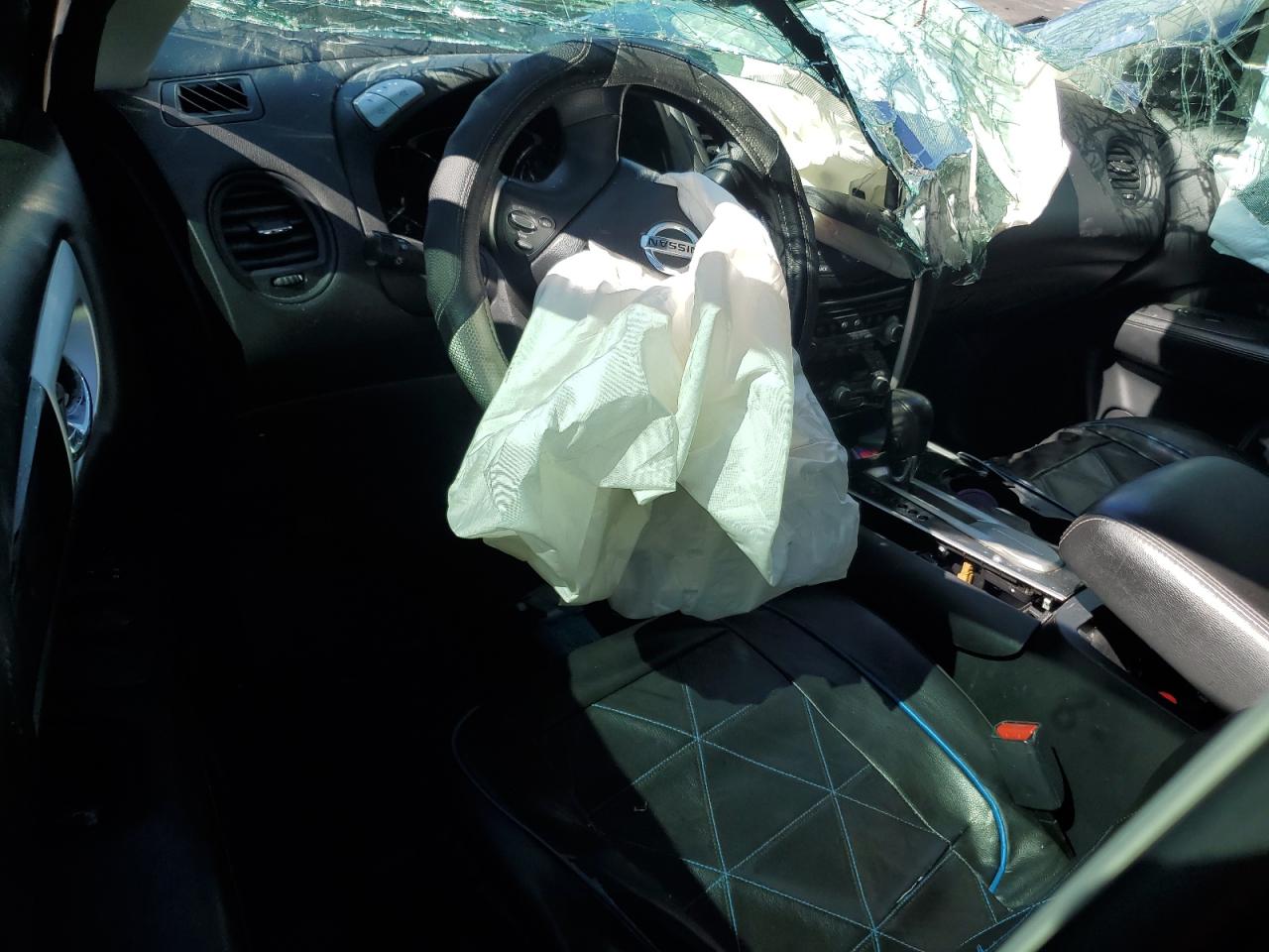 Nissan Pathfinder S