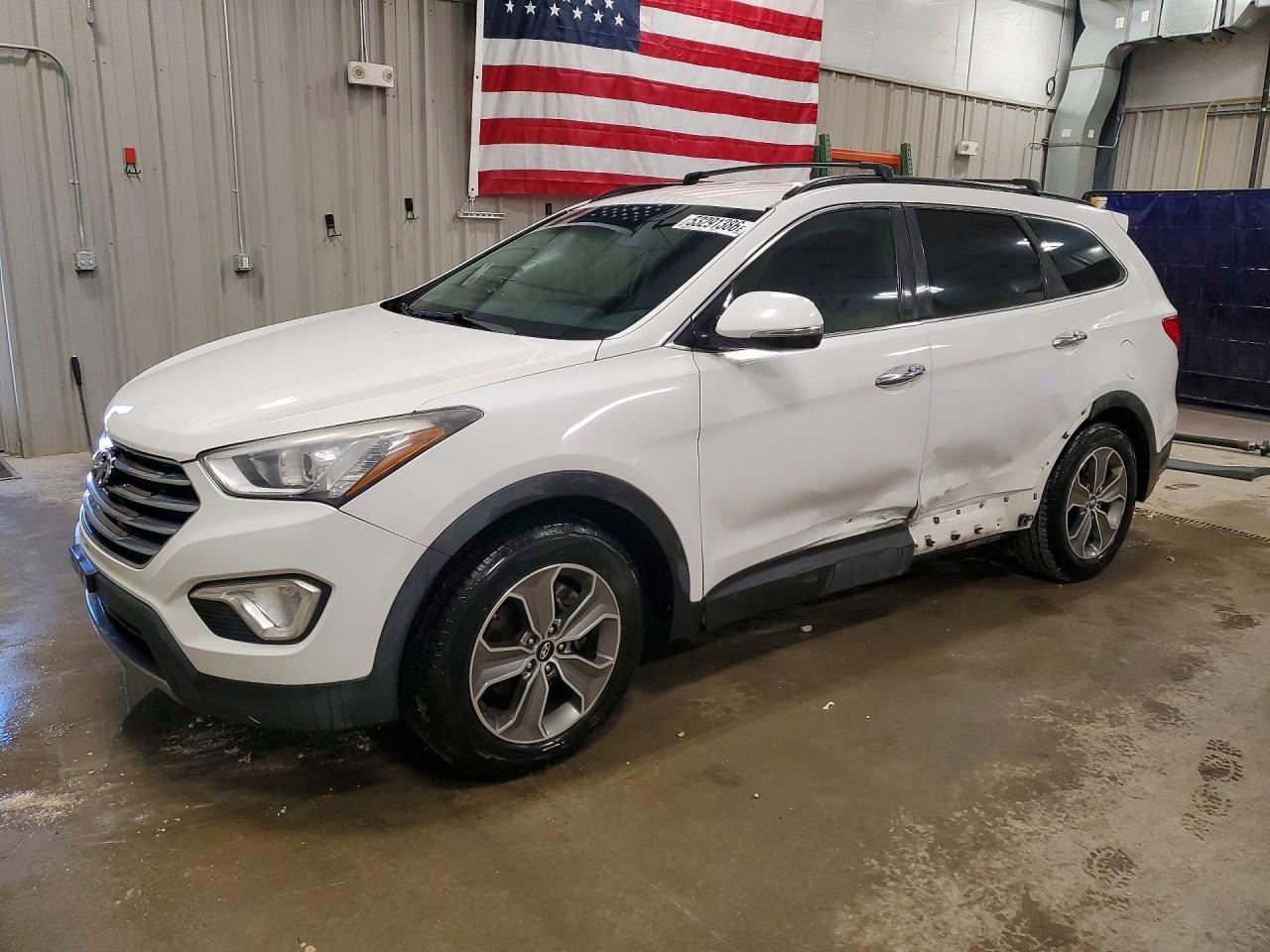 Salvage Hyundai SANTA FE Image
