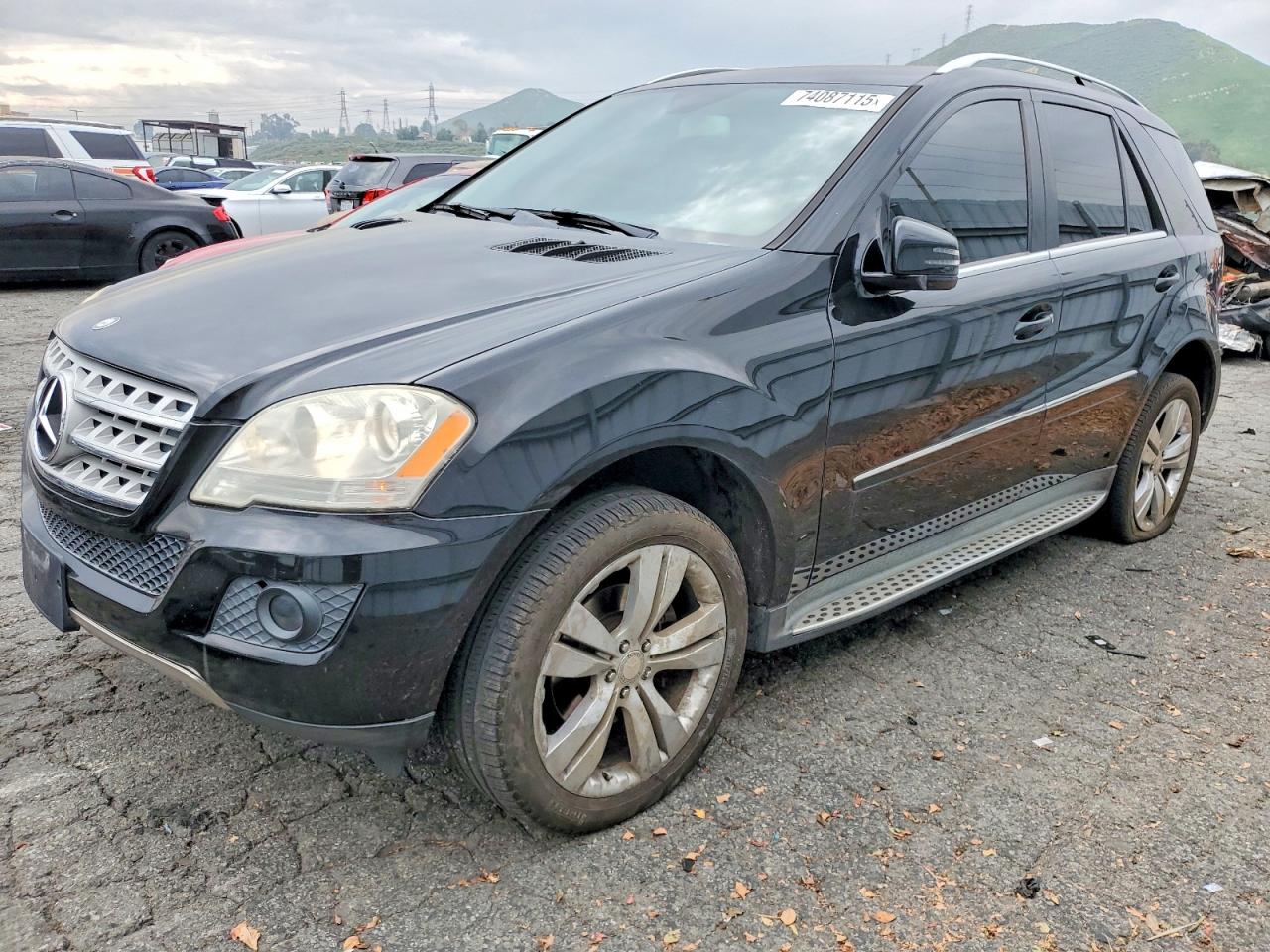Salvage Mercedes-Benz M-Class Image