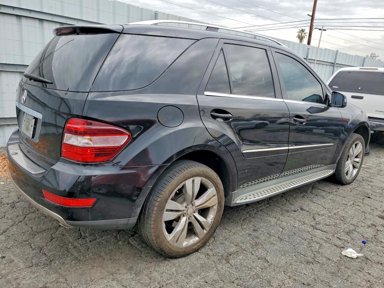 Mercedes-Benz M-Class 350