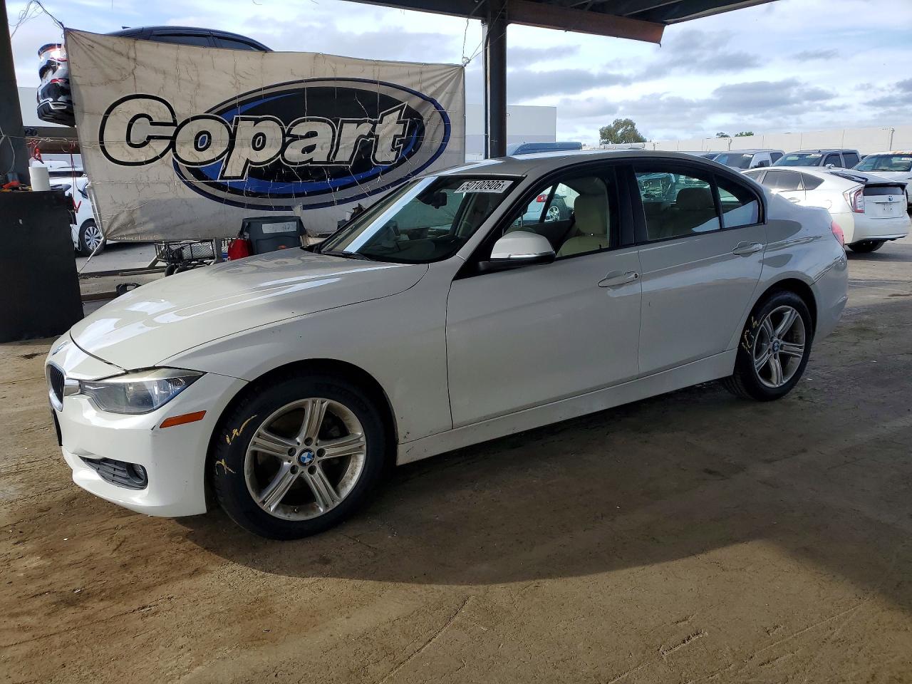 Salvage BMW 3 Series Image