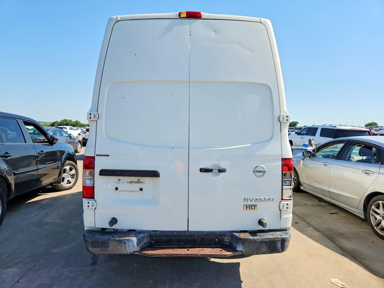 Nissan Nv 2500
