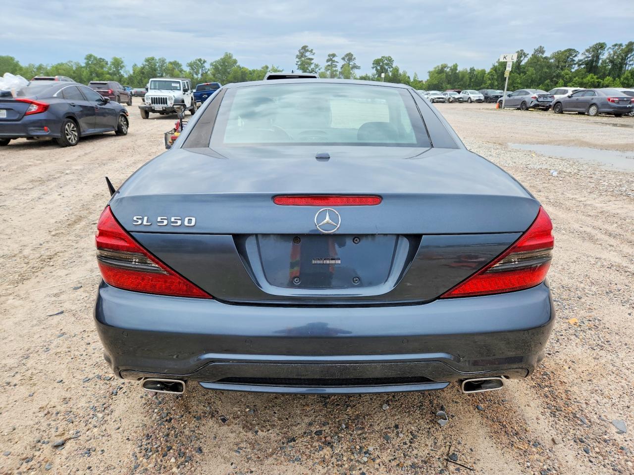 Mercedes-Benz S-Class 550