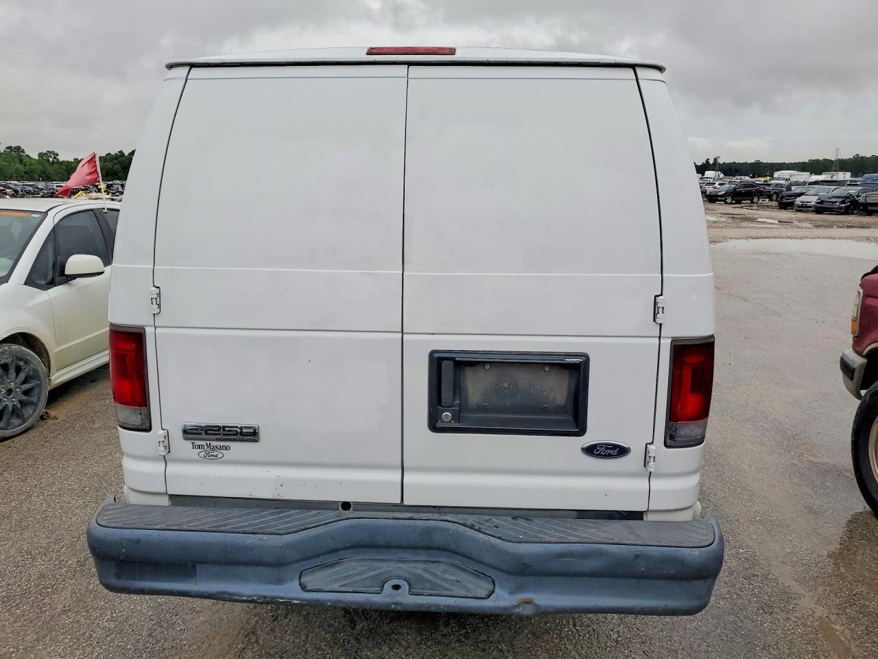 Ford Econoline E250 Van