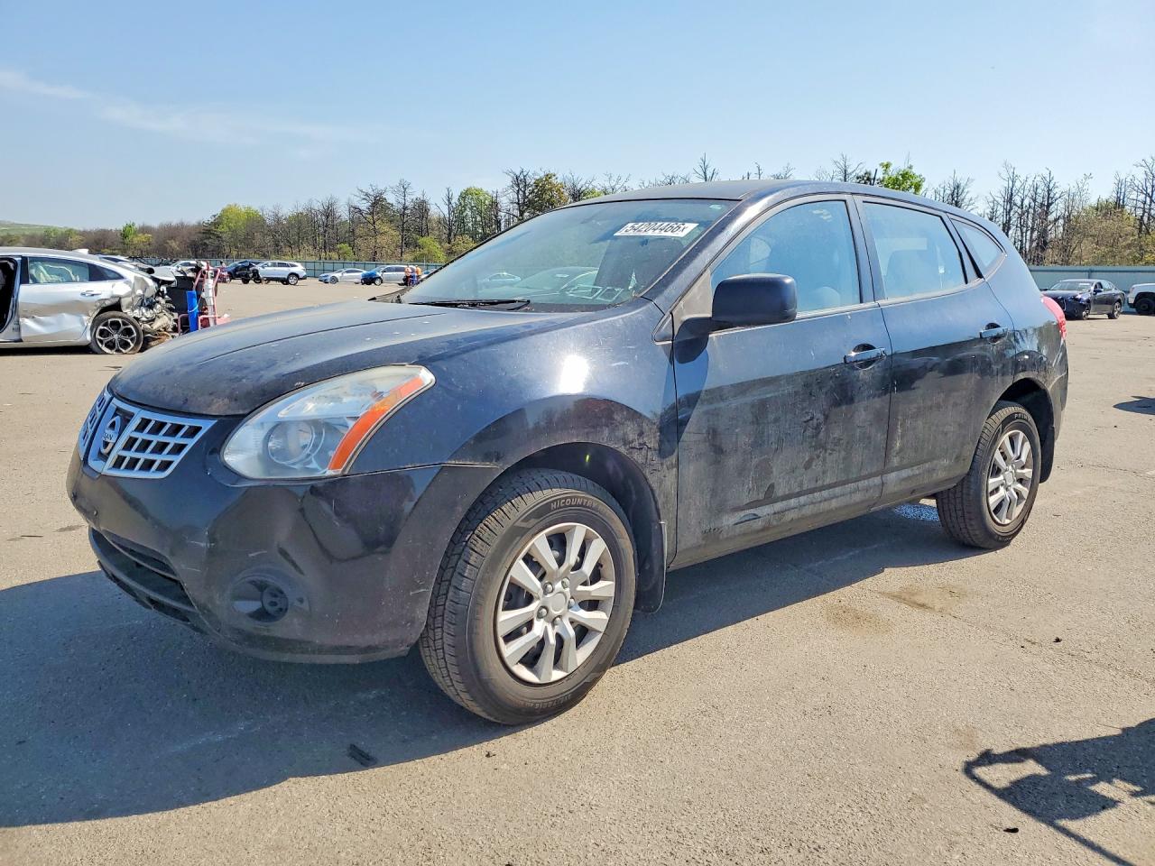 Salvage Nissan Rogue Image