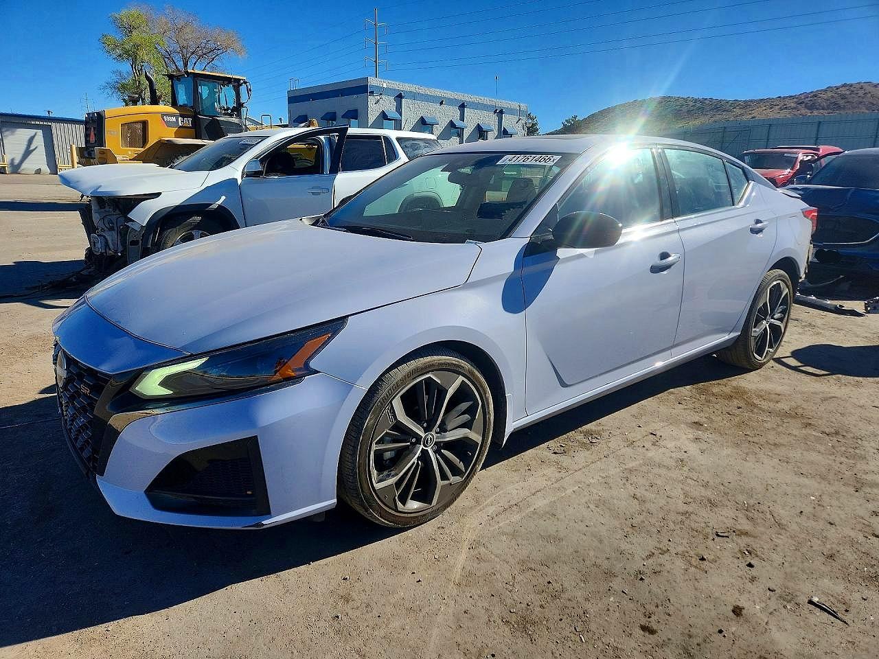 Salvage Nissan Altima Image