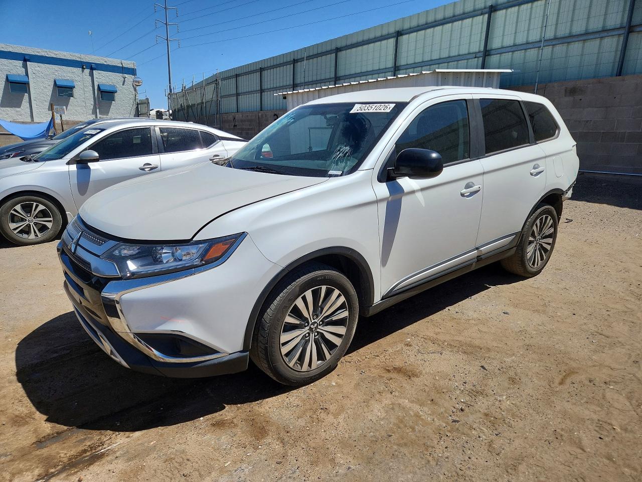 Salvage Mitsubishi Outlander Image