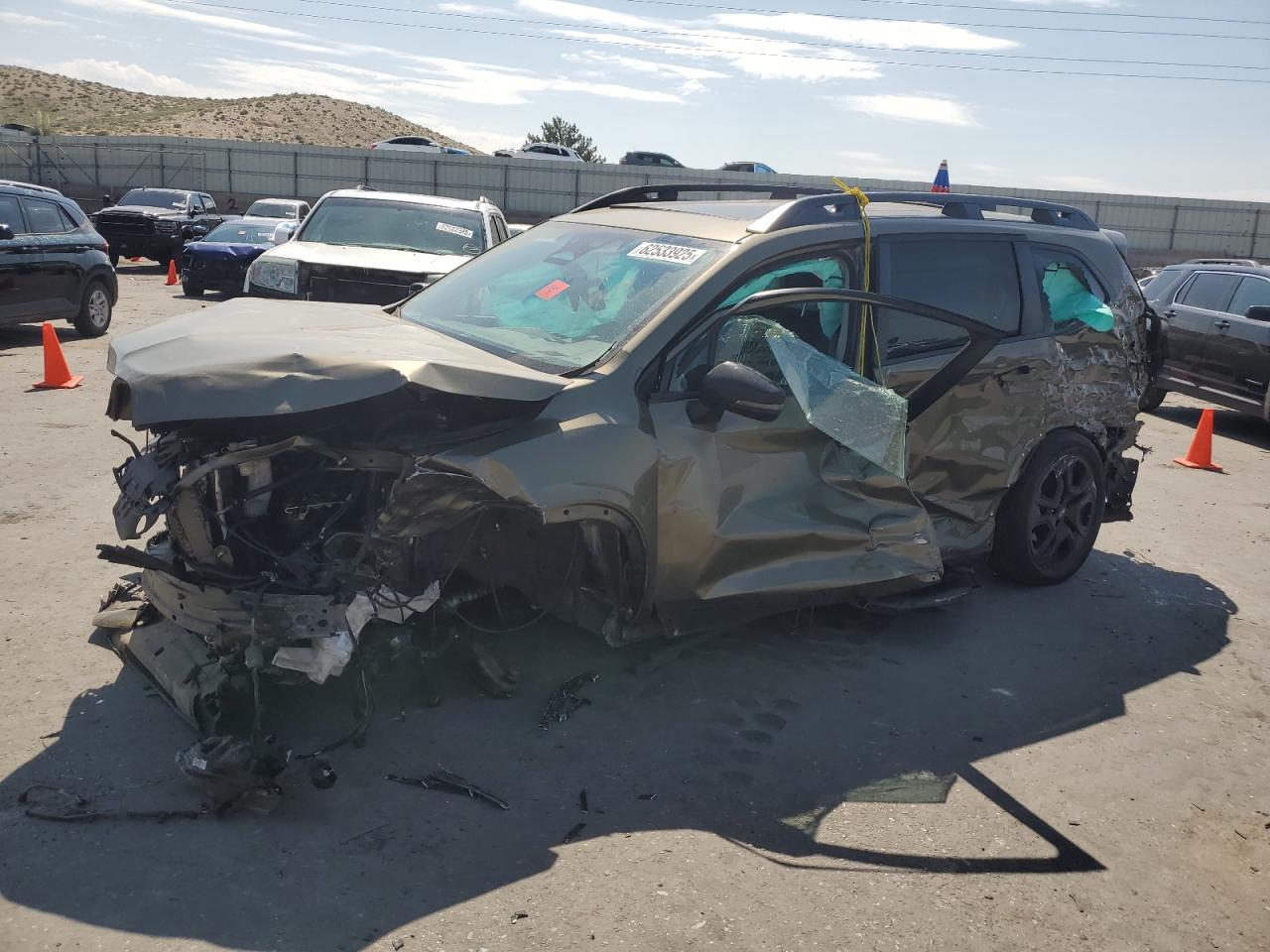 Salvage Subaru Ascent Image