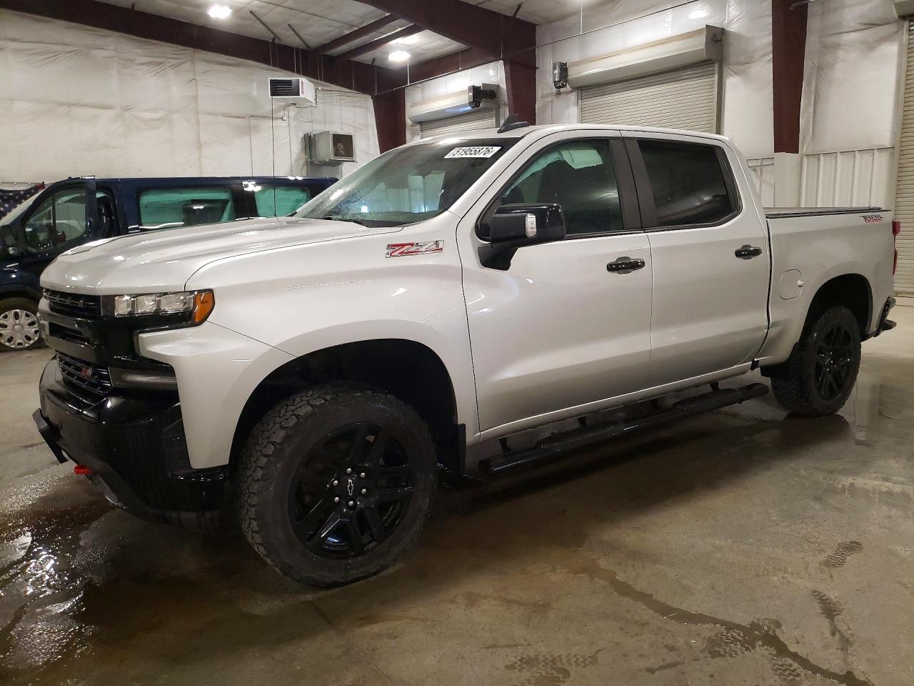 Salvage Chevrolet Silverado Image