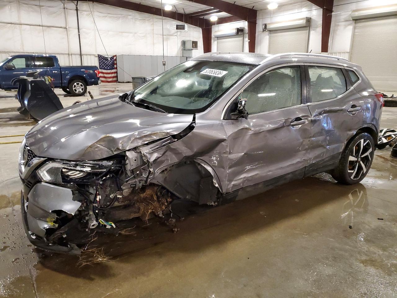 Salvage Nissan Rogue Image