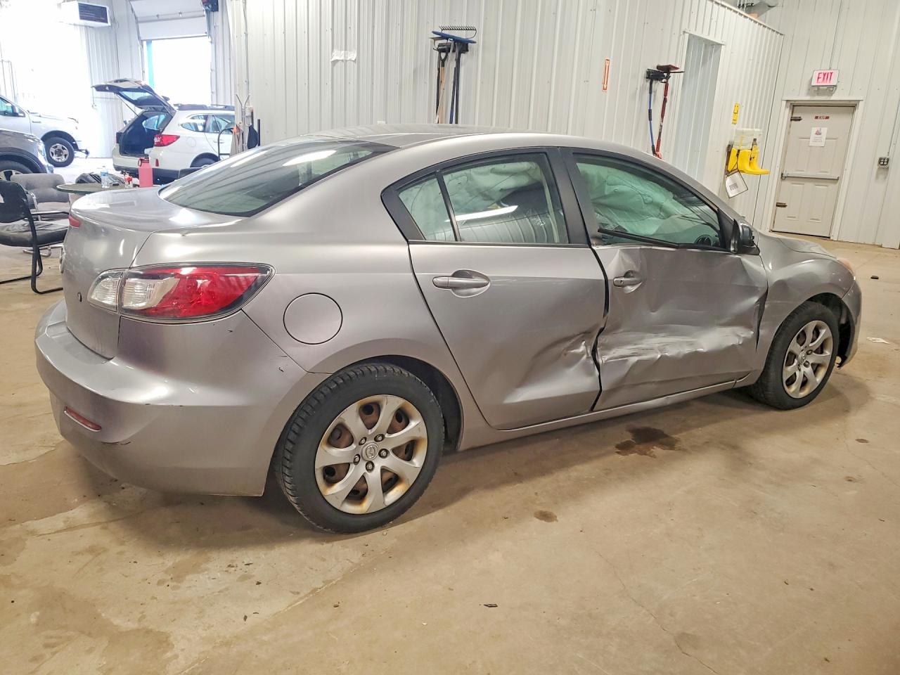 Mazda 3 I