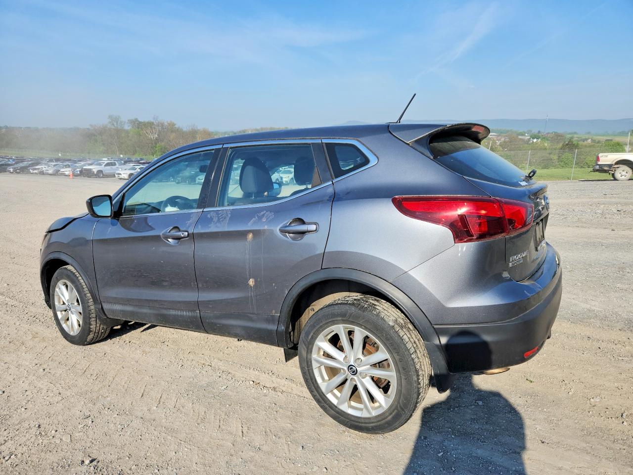 Nissan Rogue S