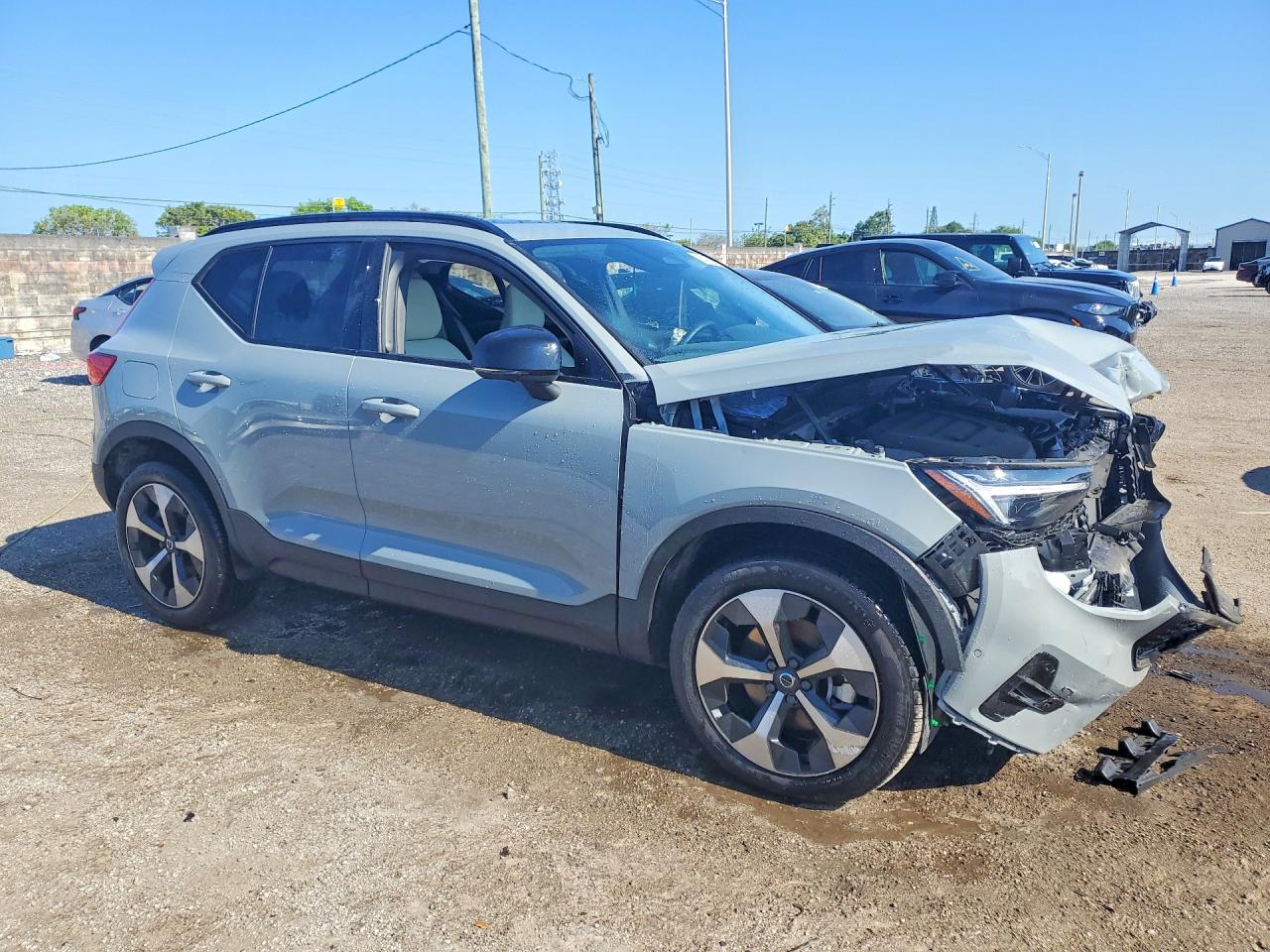 Volvo XC40 Plus