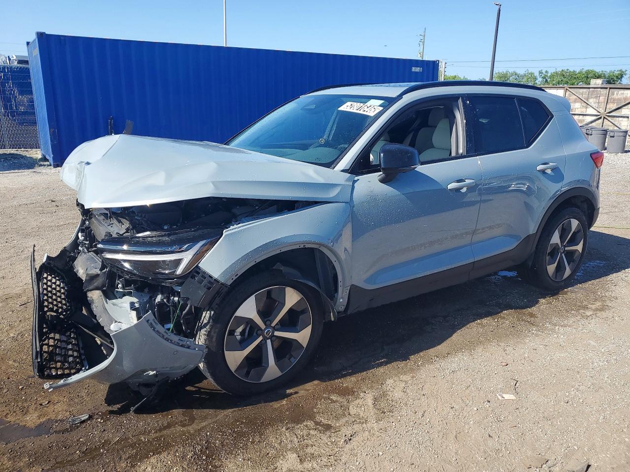 2026 Volvo XC40