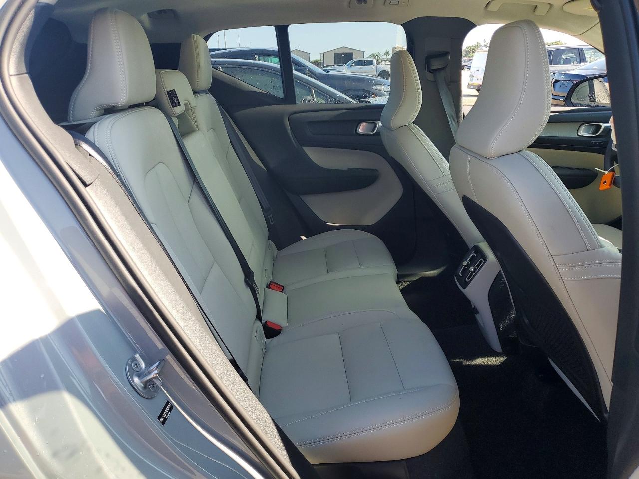 Volvo XC40 Plus