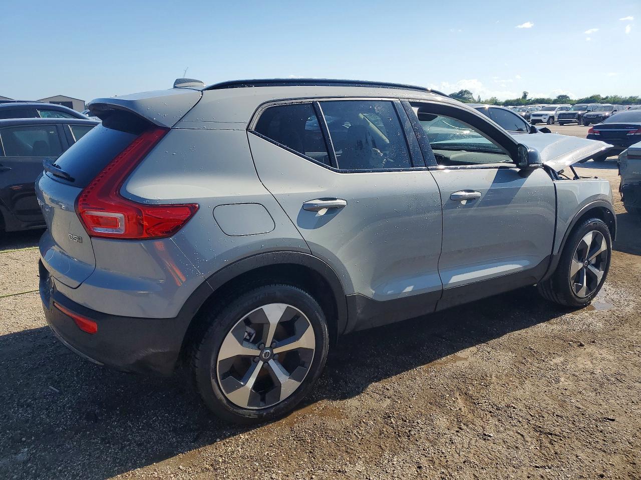 Volvo XC40 Plus