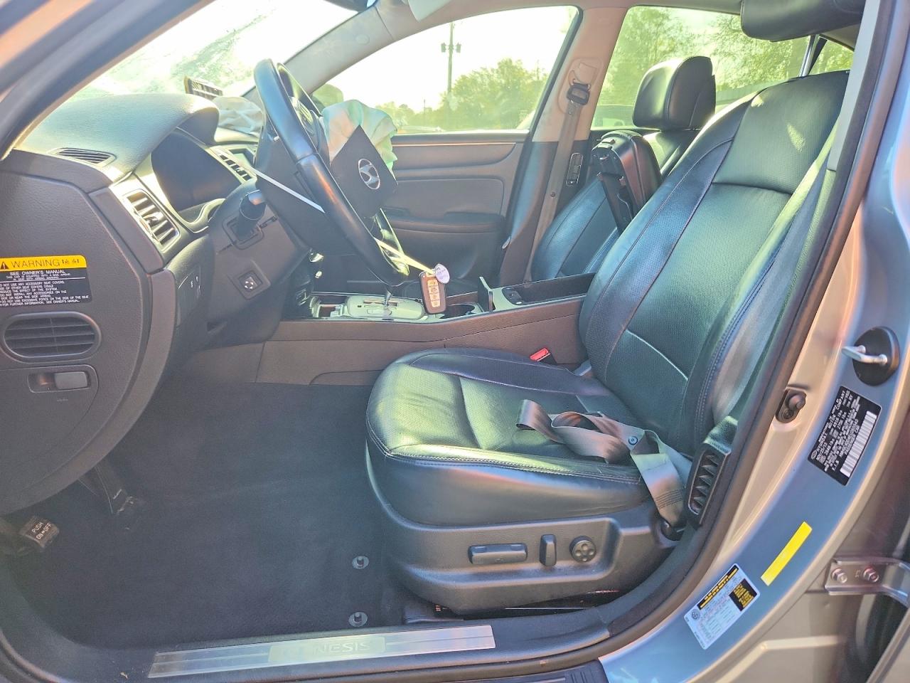 Hyundai Genesis 3.8l