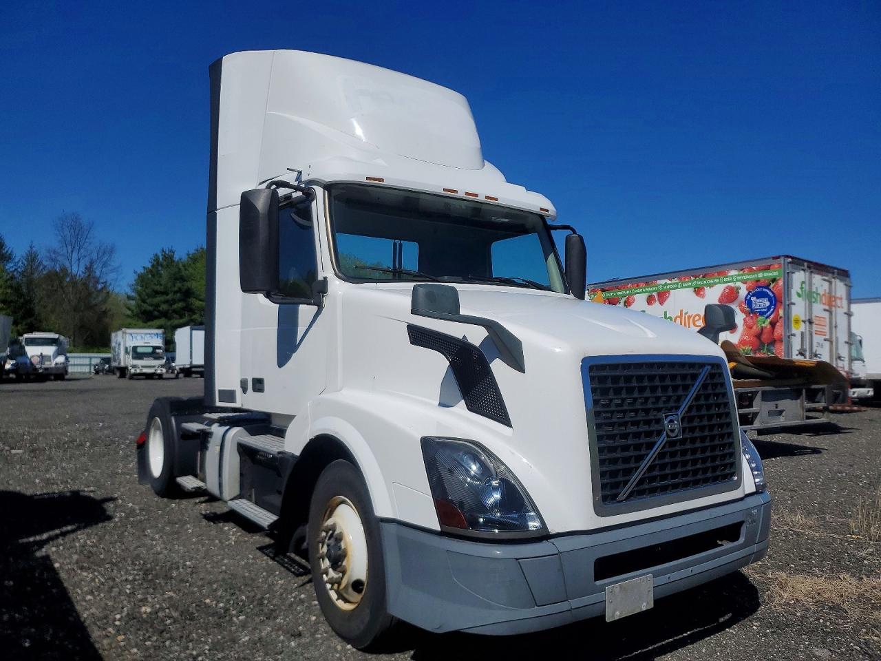 Salvage Volvo Vn Image