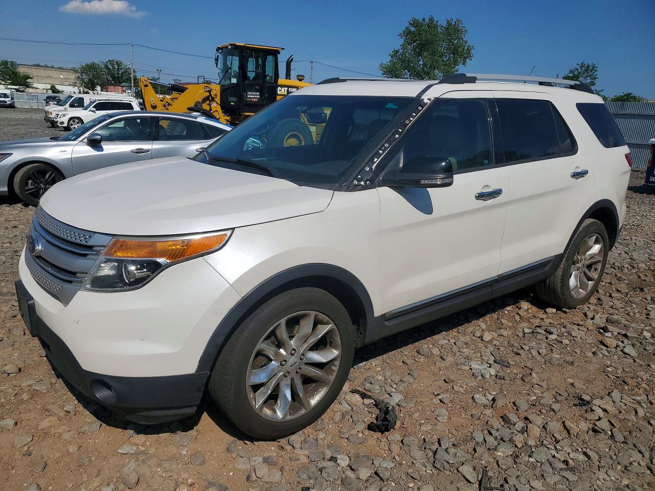 Salvage Ford Explorer Image