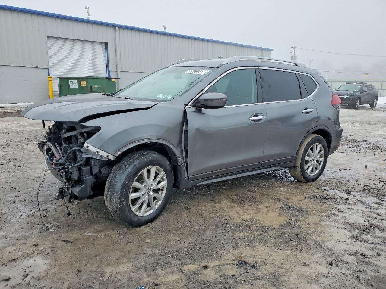 Salvage Nissan Rogue Image
