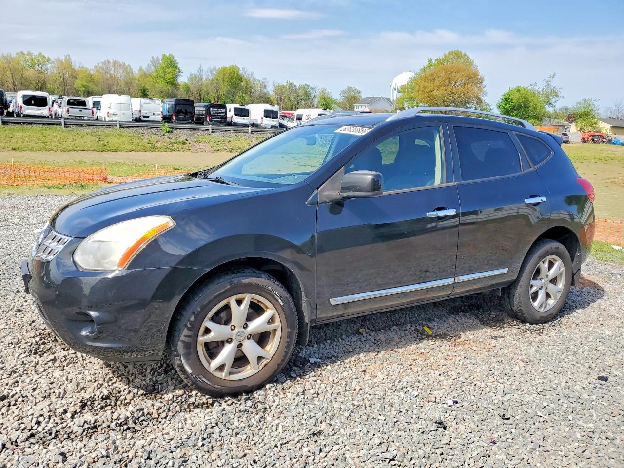 Salvage Nissan Rogue Image