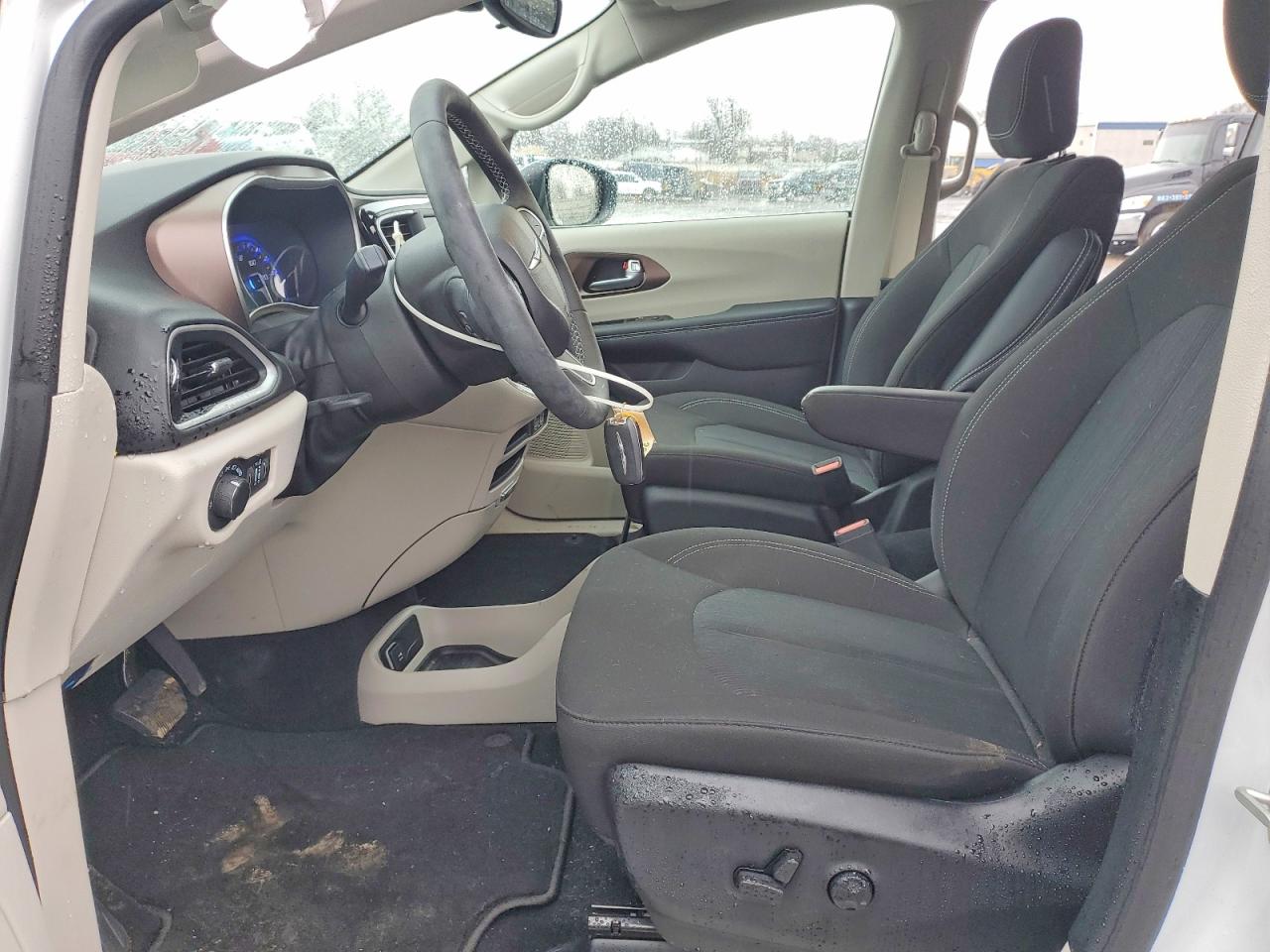 Chrysler Minivan Lx