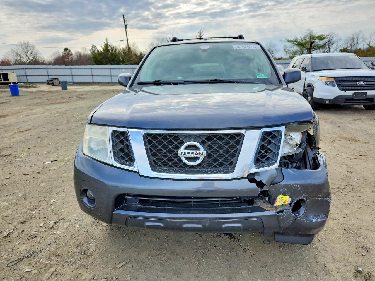 Nissan Pathfinder S
