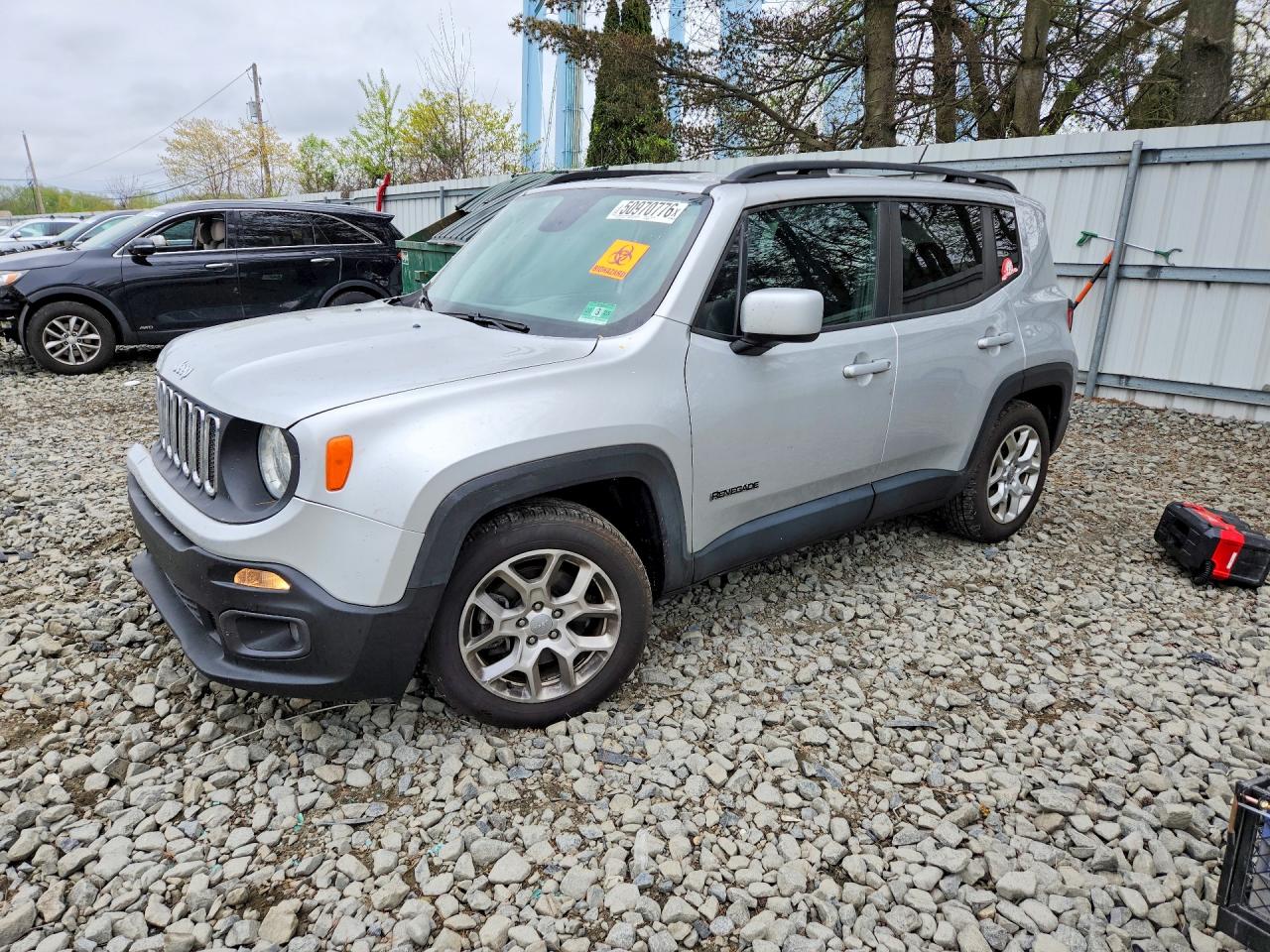 Salvage Jeep Renegade Image