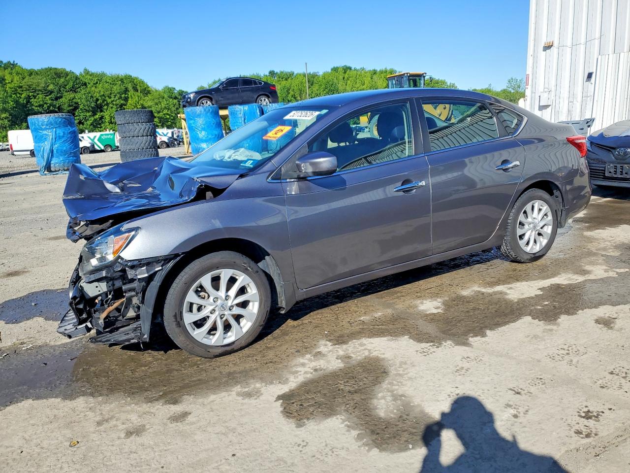 Salvage Nissan Sentra Image