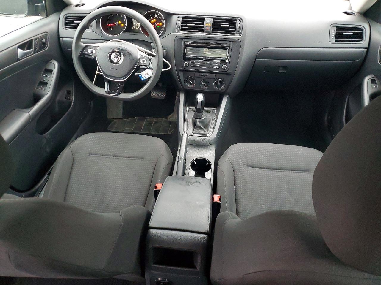 Volkswagen Jetta Base
