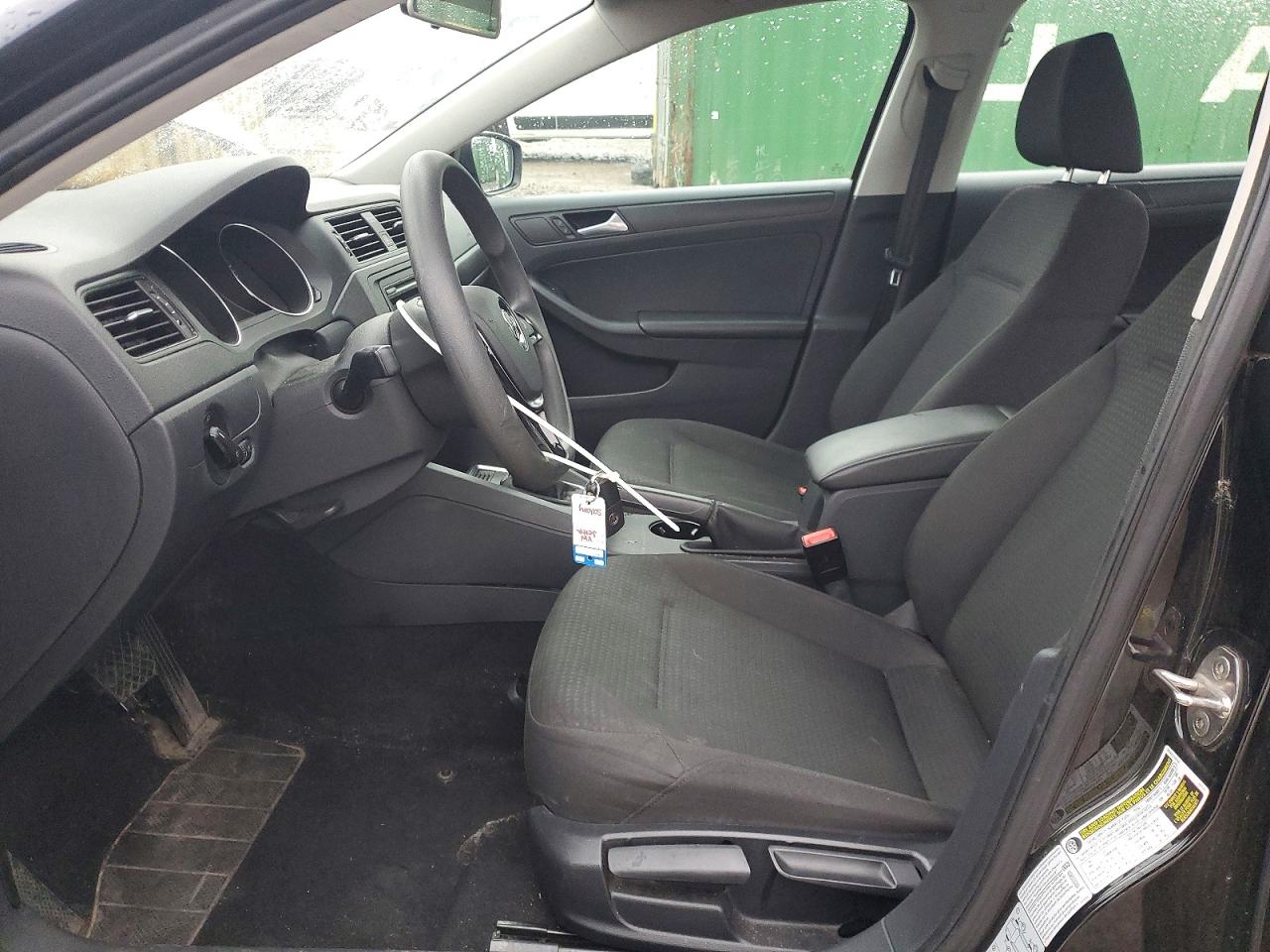 Volkswagen Jetta Base
