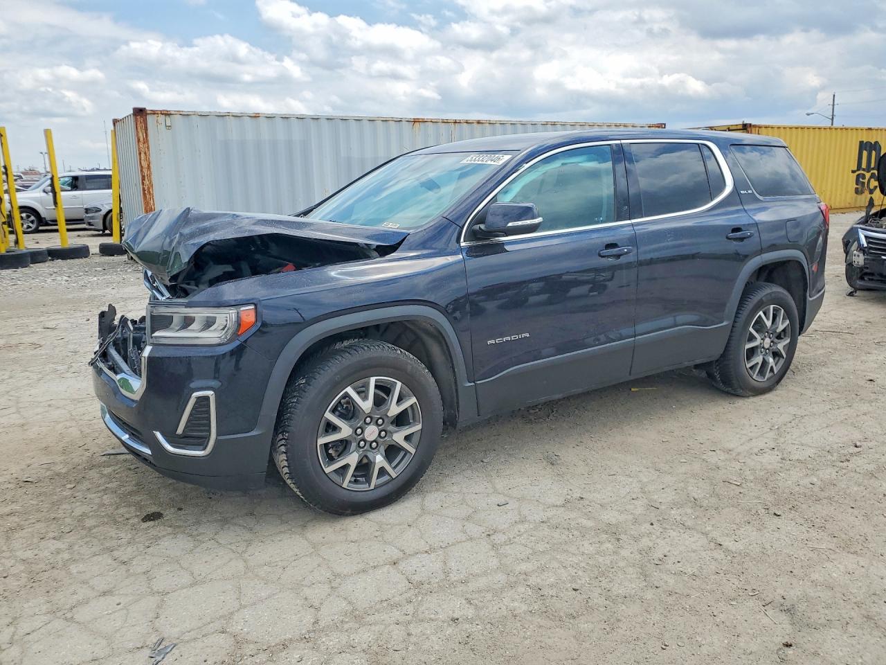 Salvage GMC Acadia Image