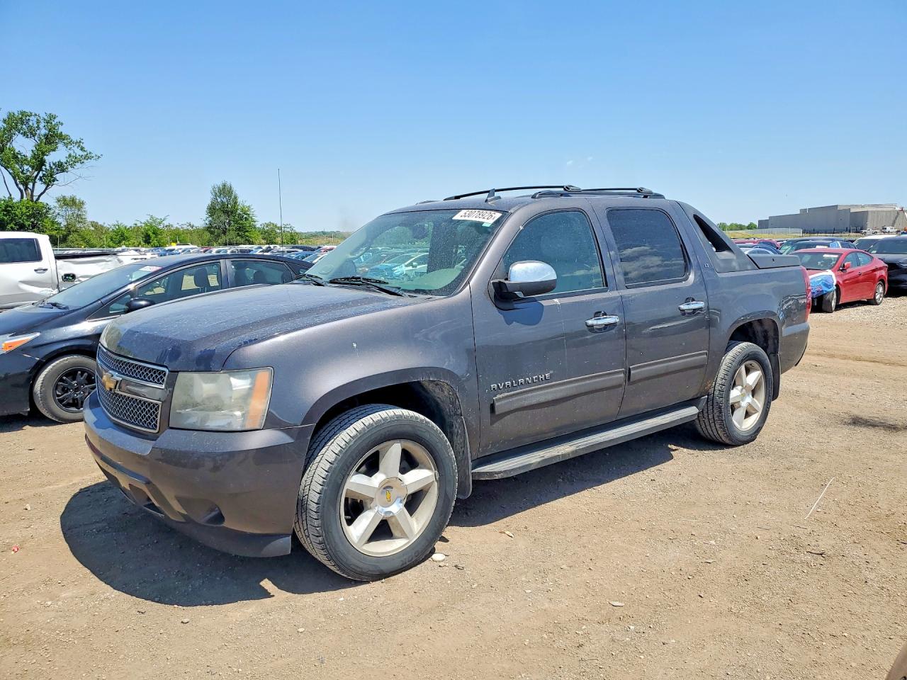Salvage Chevrolet Avalanche Image