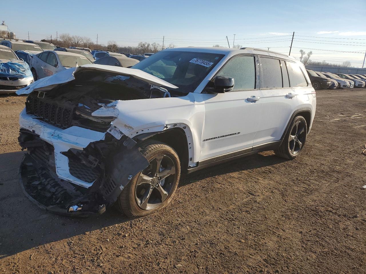 Salvage Jeep Grand Cherokee Image