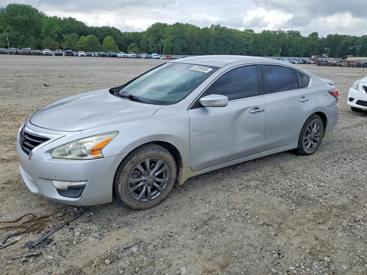 Salvage Nissan Altima Image