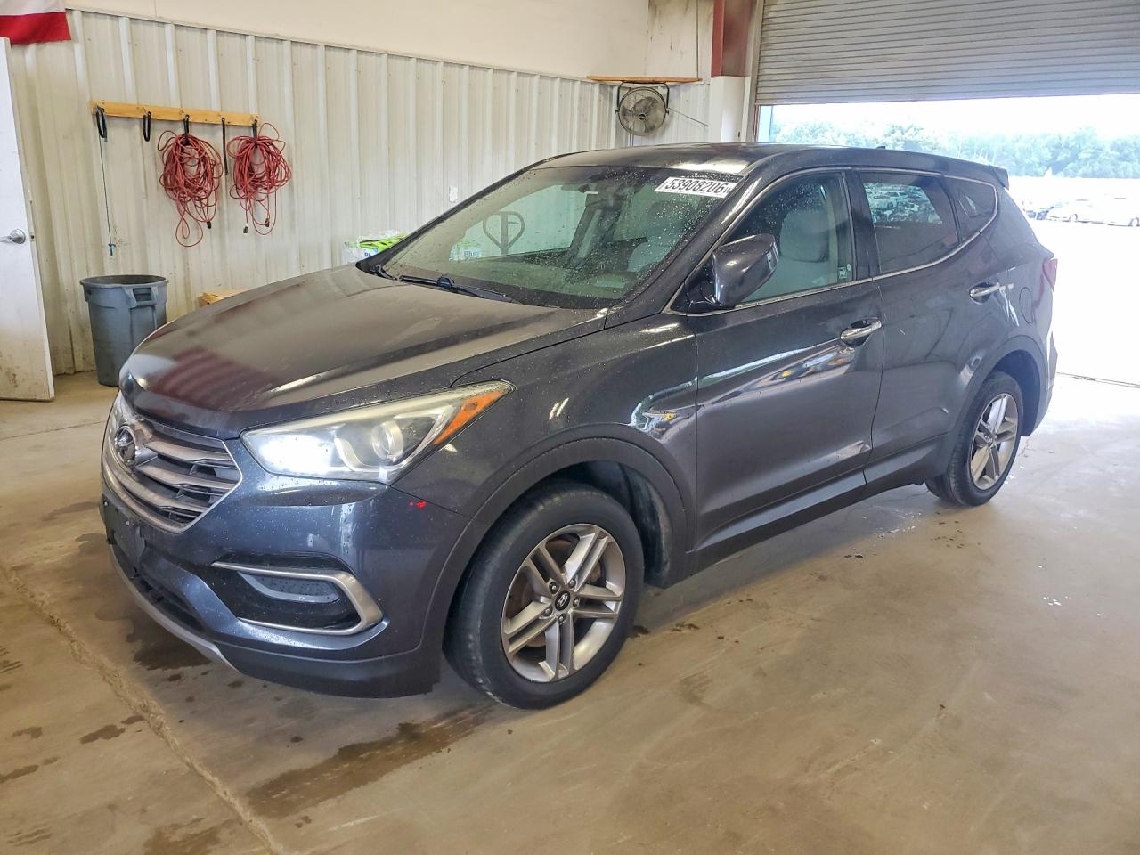 Salvage Hyundai SANTA FE Image