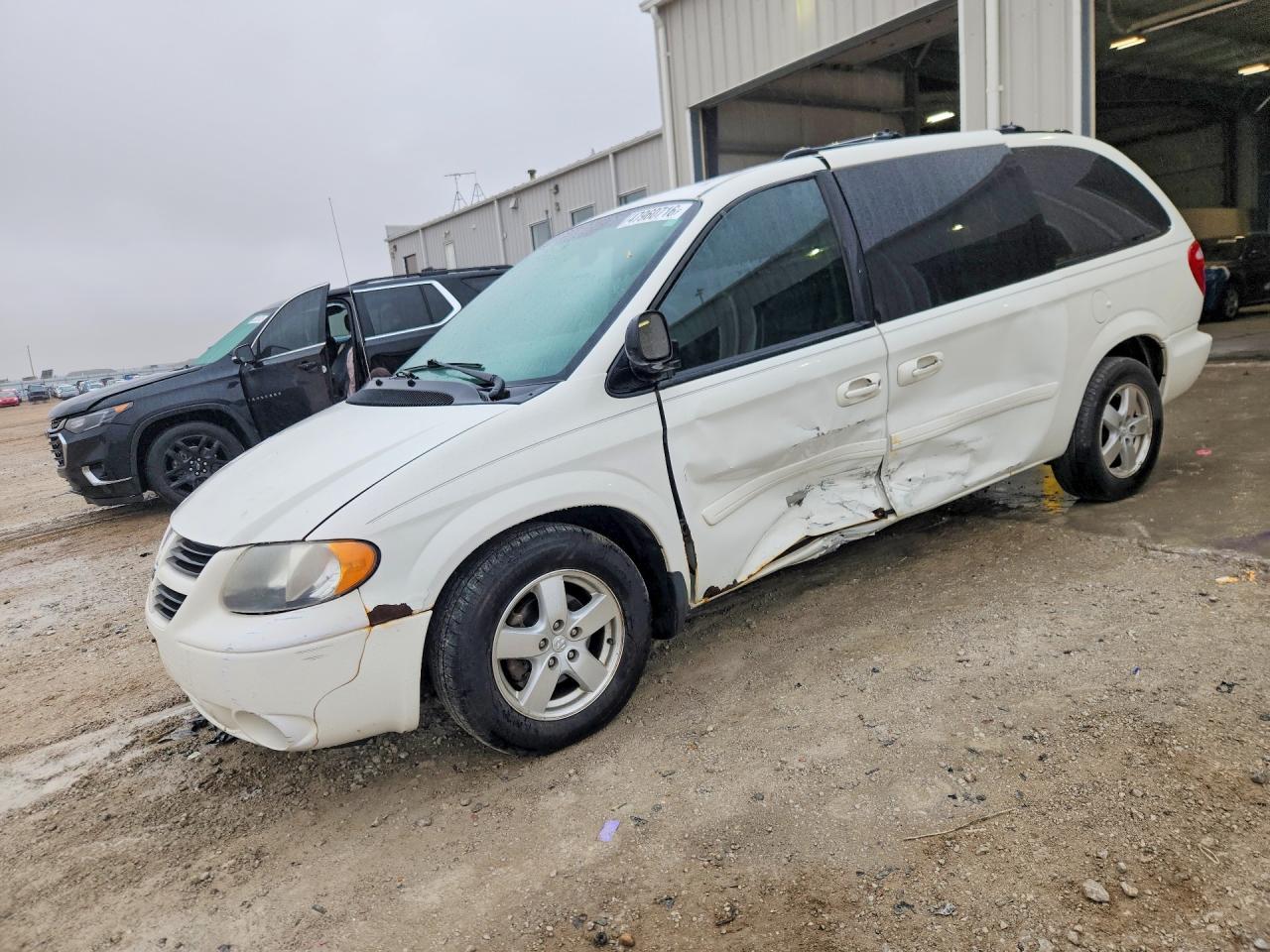Salvage Dodge Caravan Image