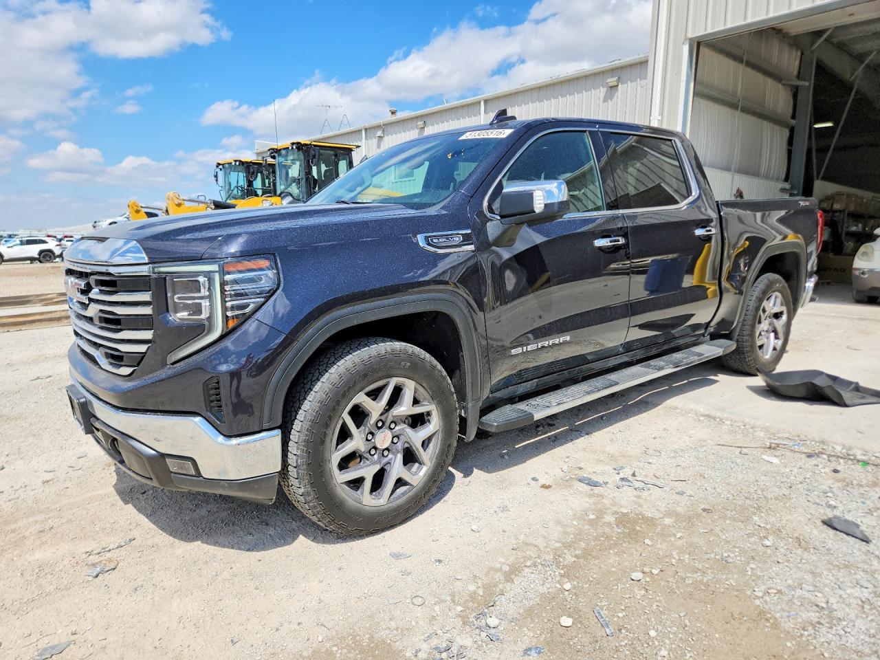 Salvage GMC Sierra Image