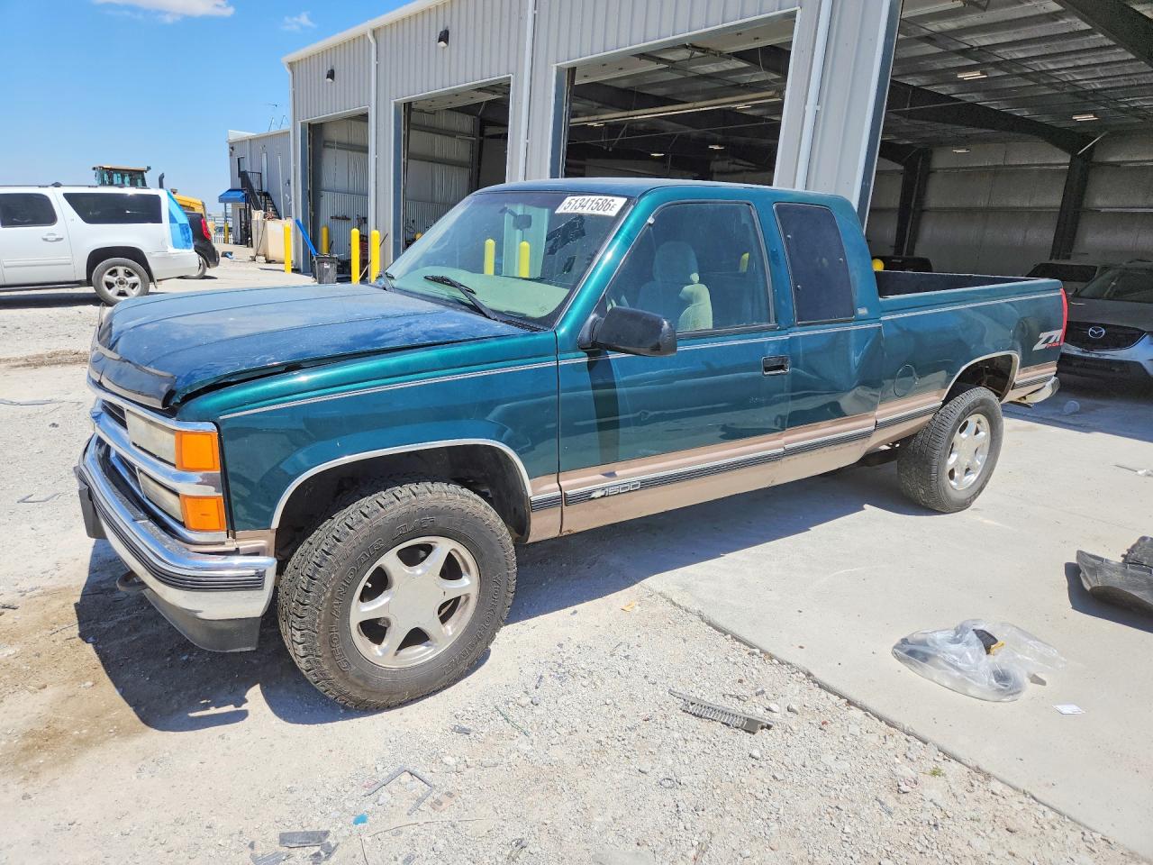 Salvage Chevrolet Gmt Image