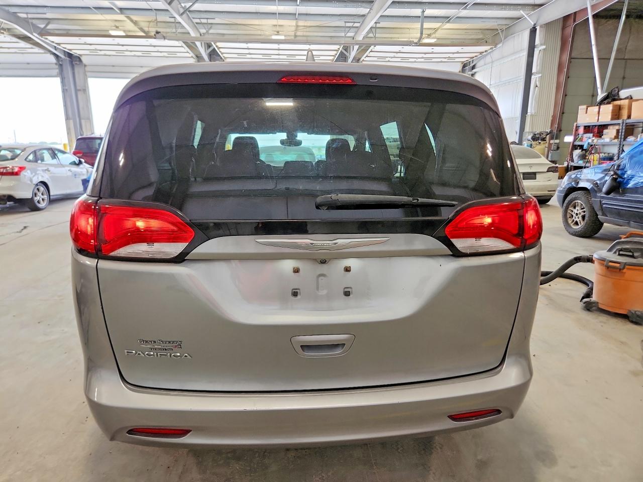 Chrysler Pacifica Touring
