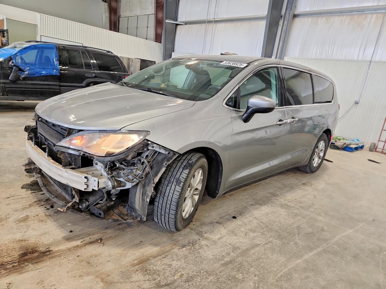 Salvage Chrysler Pacifica Image