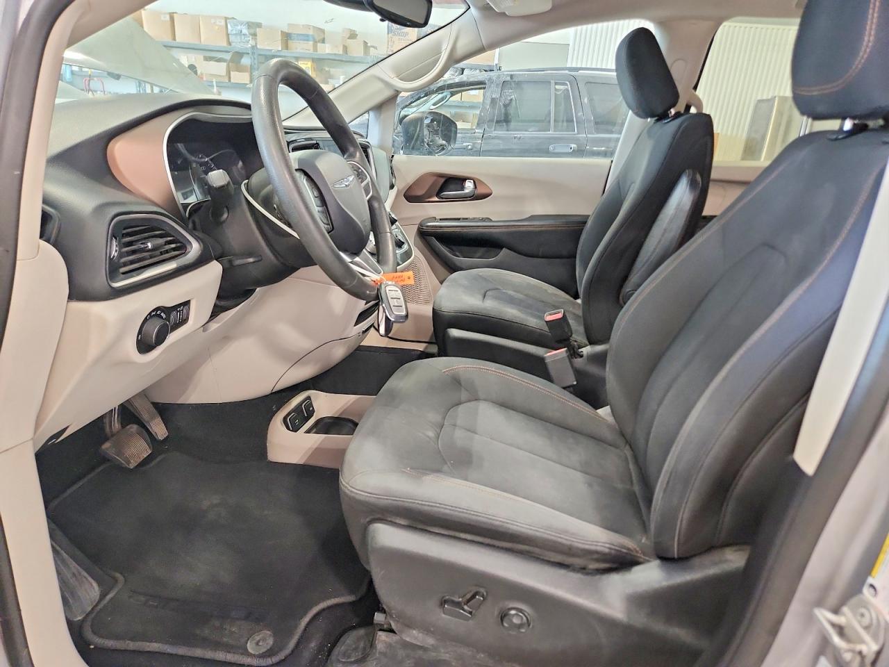 Chrysler Pacifica Touring
