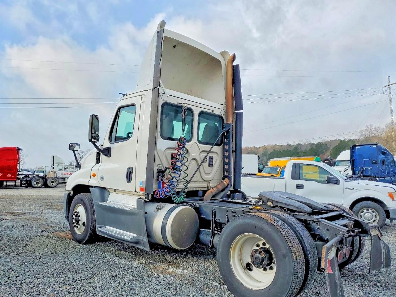 Freightliner Cascadia 1