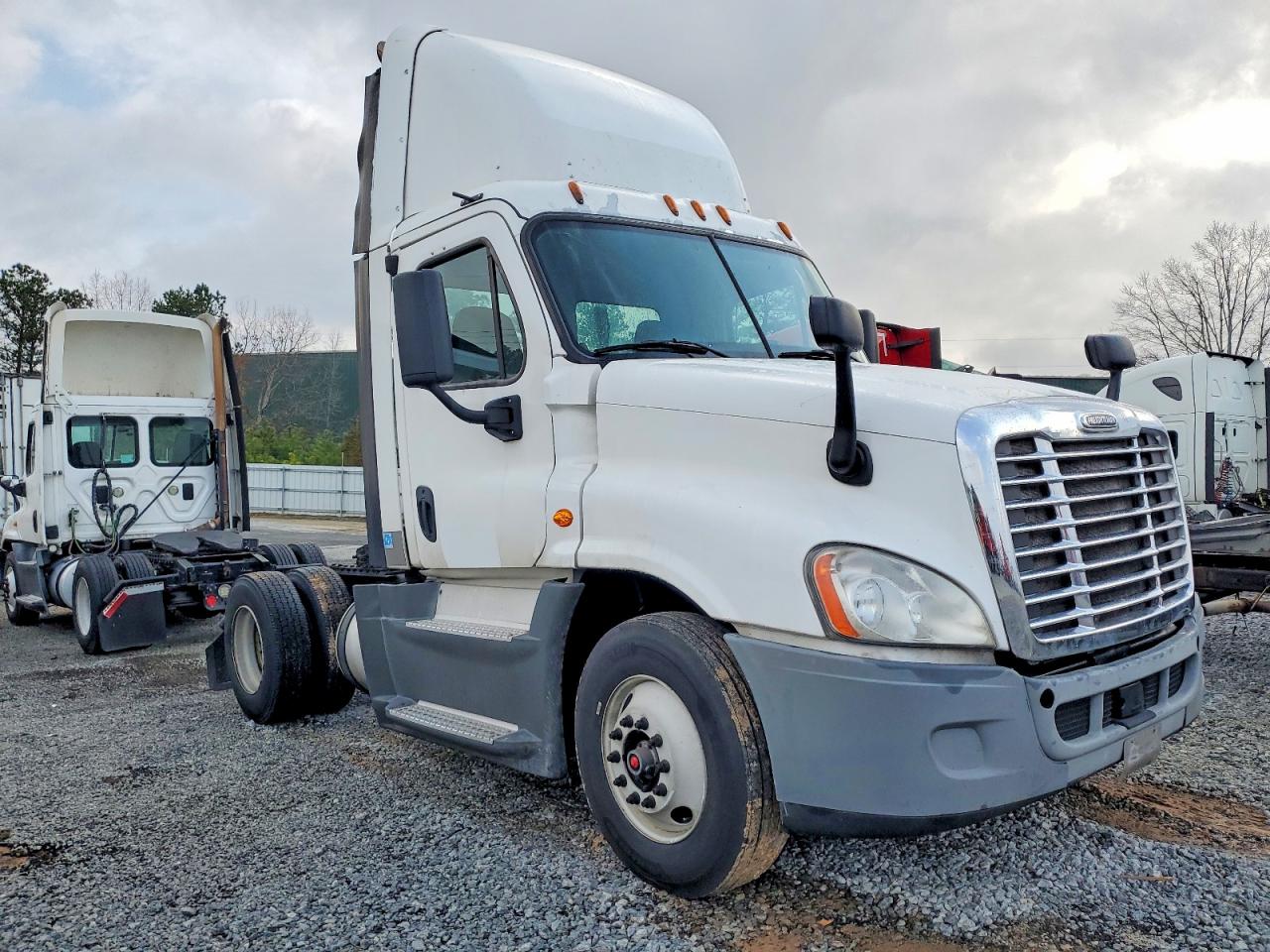 Salvage Freightliner Cascadia 1 Image