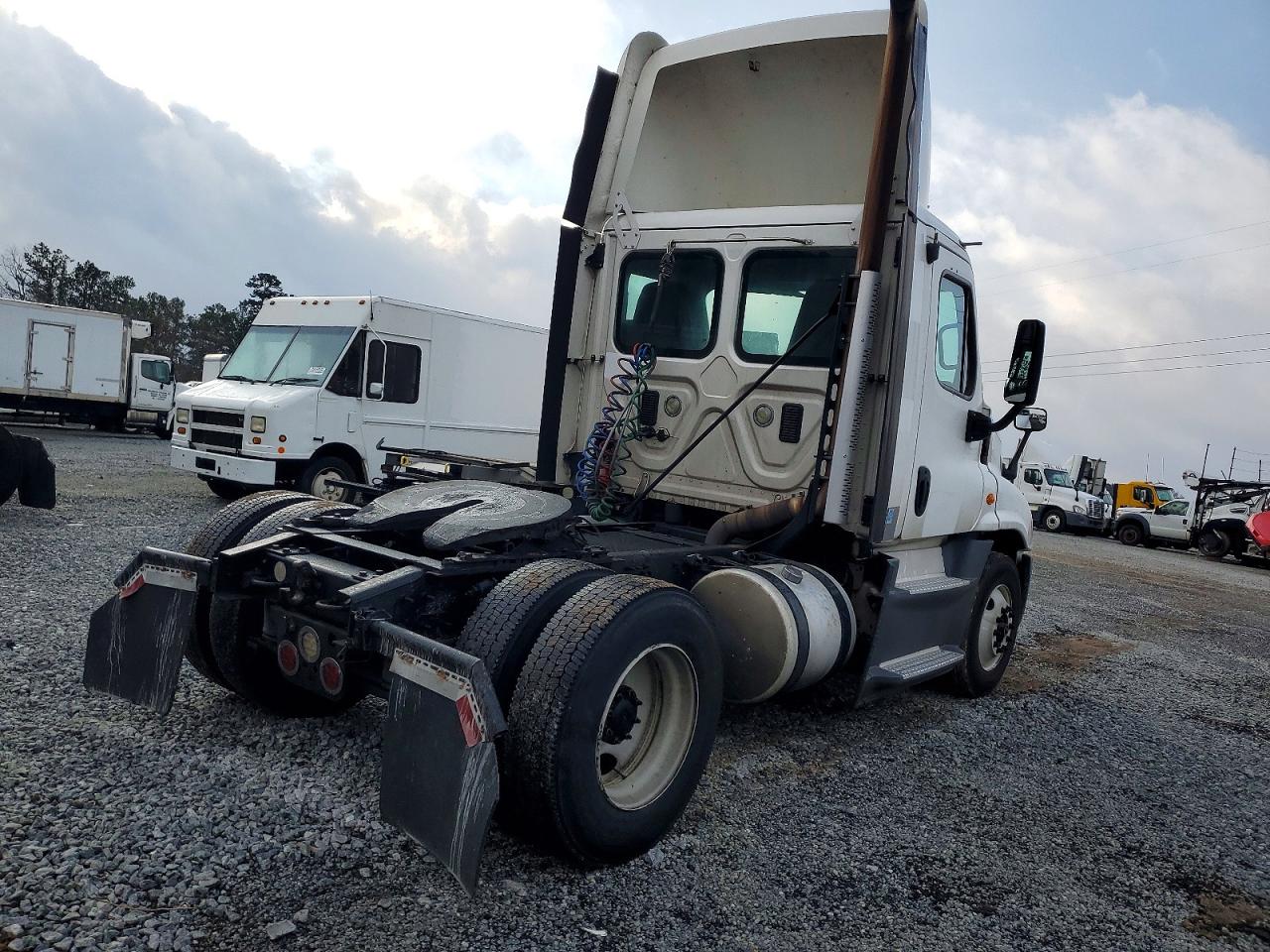 Freightliner Cascadia 1