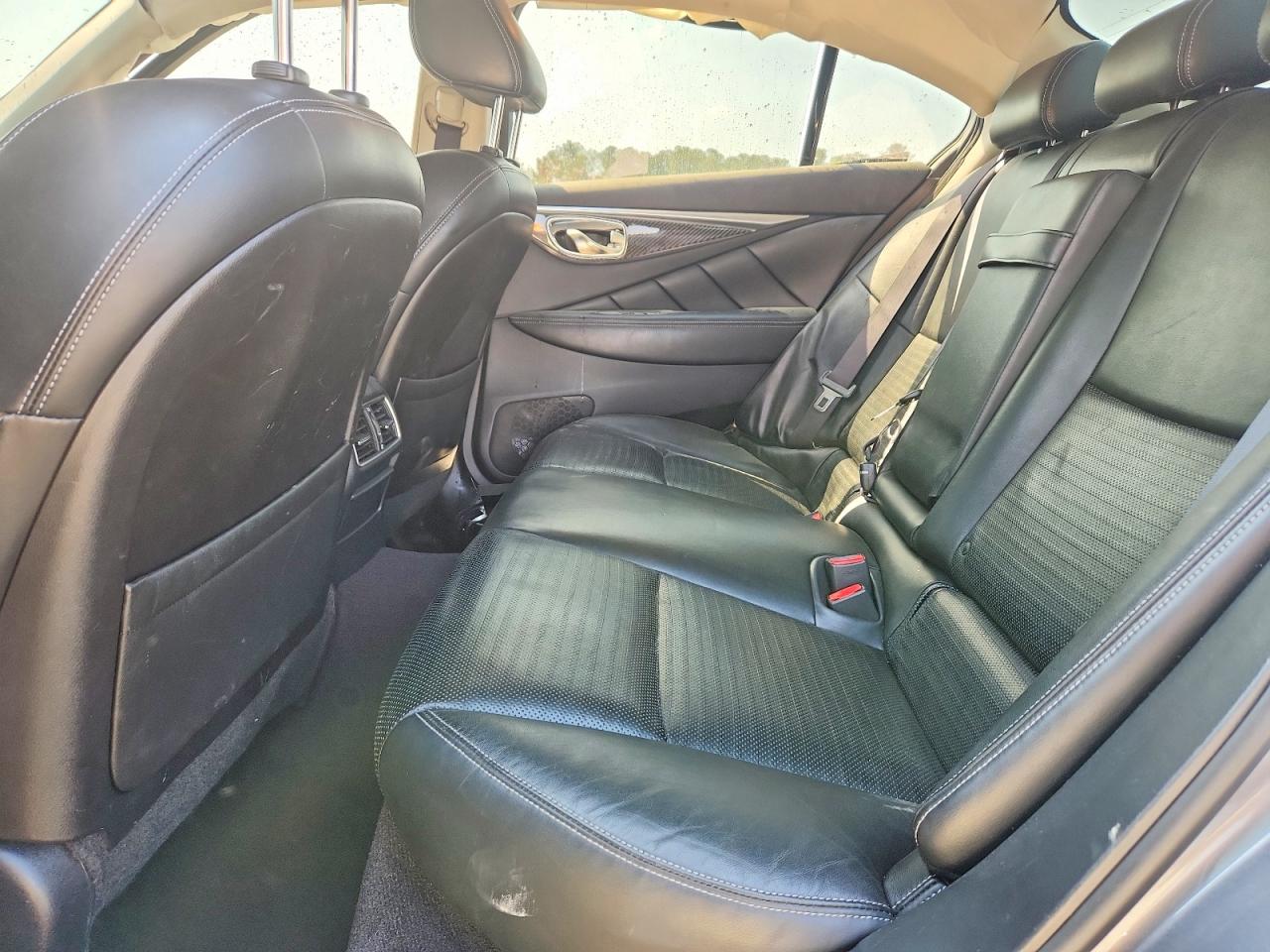 INFINITI Q50 Red Sport 400